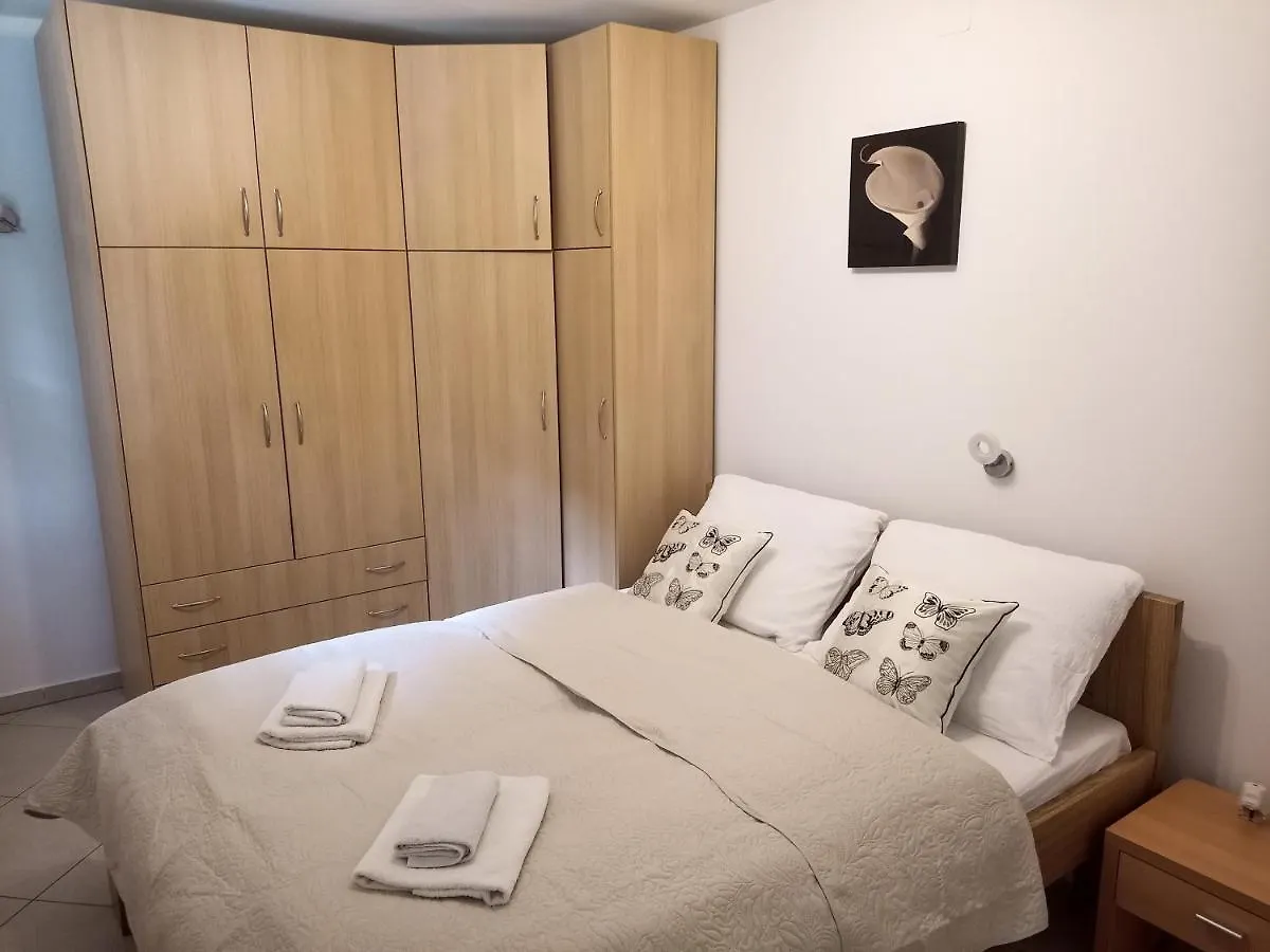 Apartment Apartman Emili Malinska