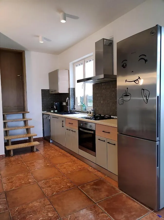 Apartman Emili Malinska 0*,