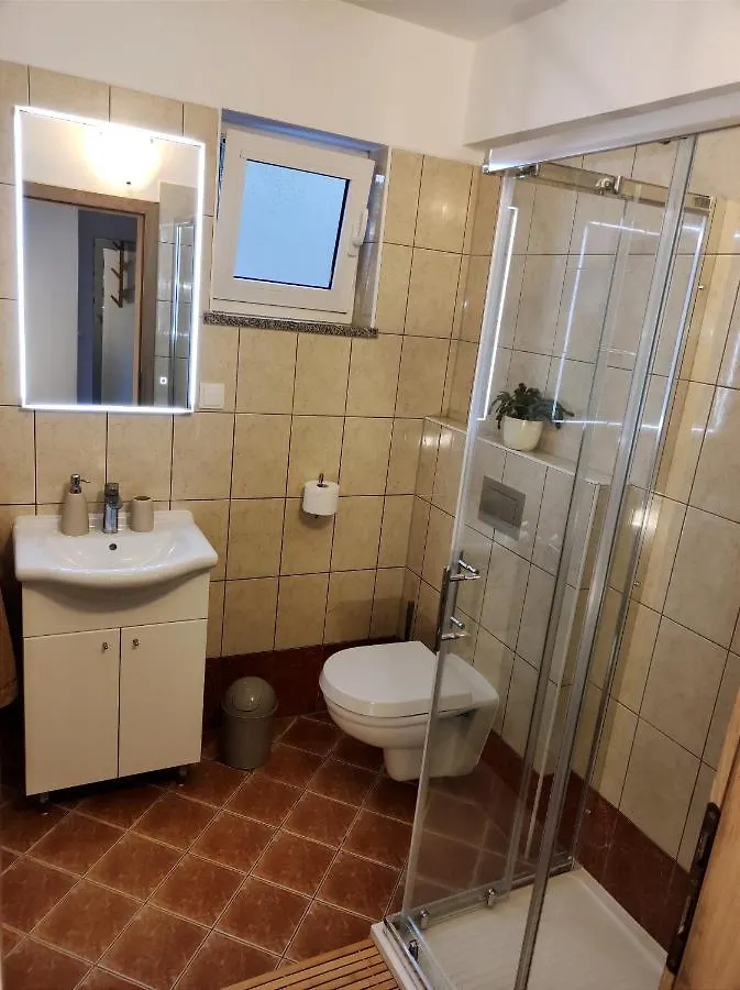 Apartman Emili Malinska Apartment