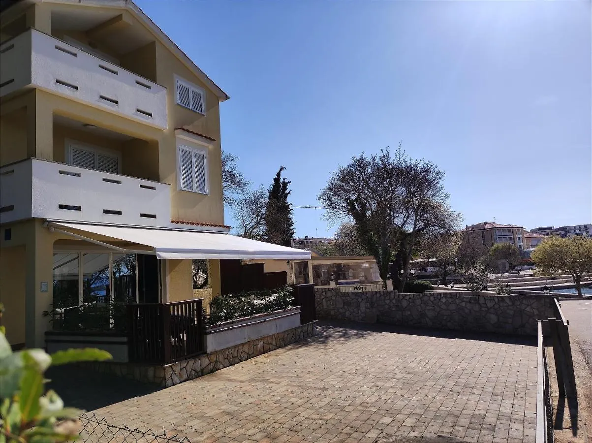 Apartman Emili Malinska Apartment